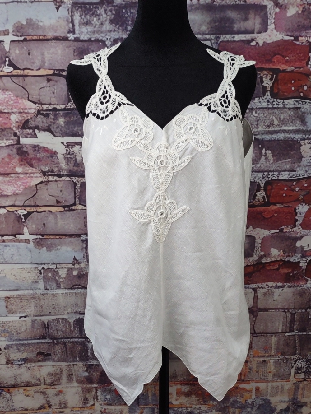 Vintage Alachka Linen Battenburg Lace-Trim V-Neck Camisole